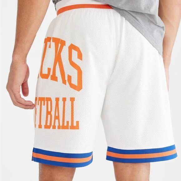 Ultra Game New York Knicks Mesh Shorts 8” White M NWT‎ IN PACKAGING - Picture 4 of 7